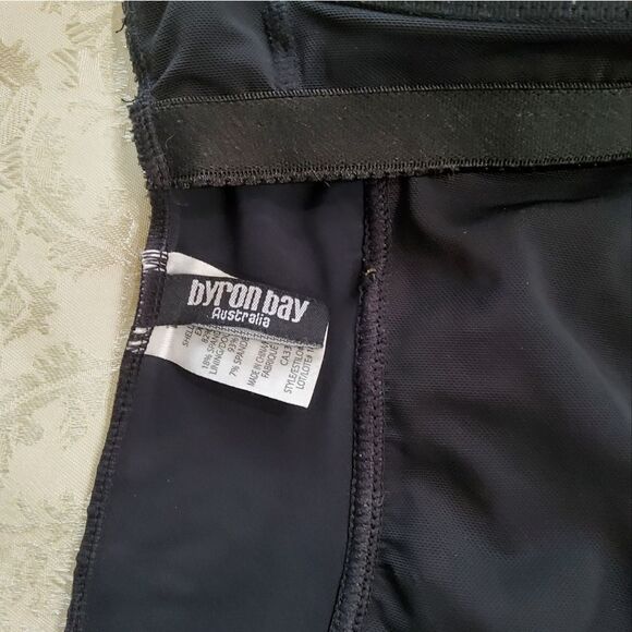 Byron Bay Australia Women's Swimsuit One Piece Size 10/30 - Picture 4 of 11